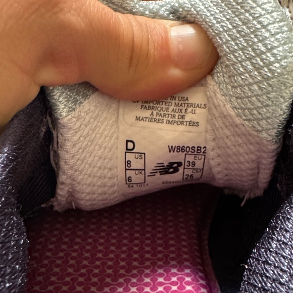 New Balance Women's Gray and Blue Athletic Shoes 860 V2 barely used - Picture 5 of 5